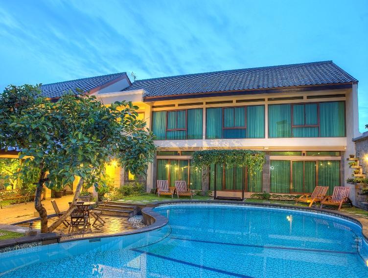 OYO 804 Ndalem Maharani Guest House Yogyakarta Extérieur photo
