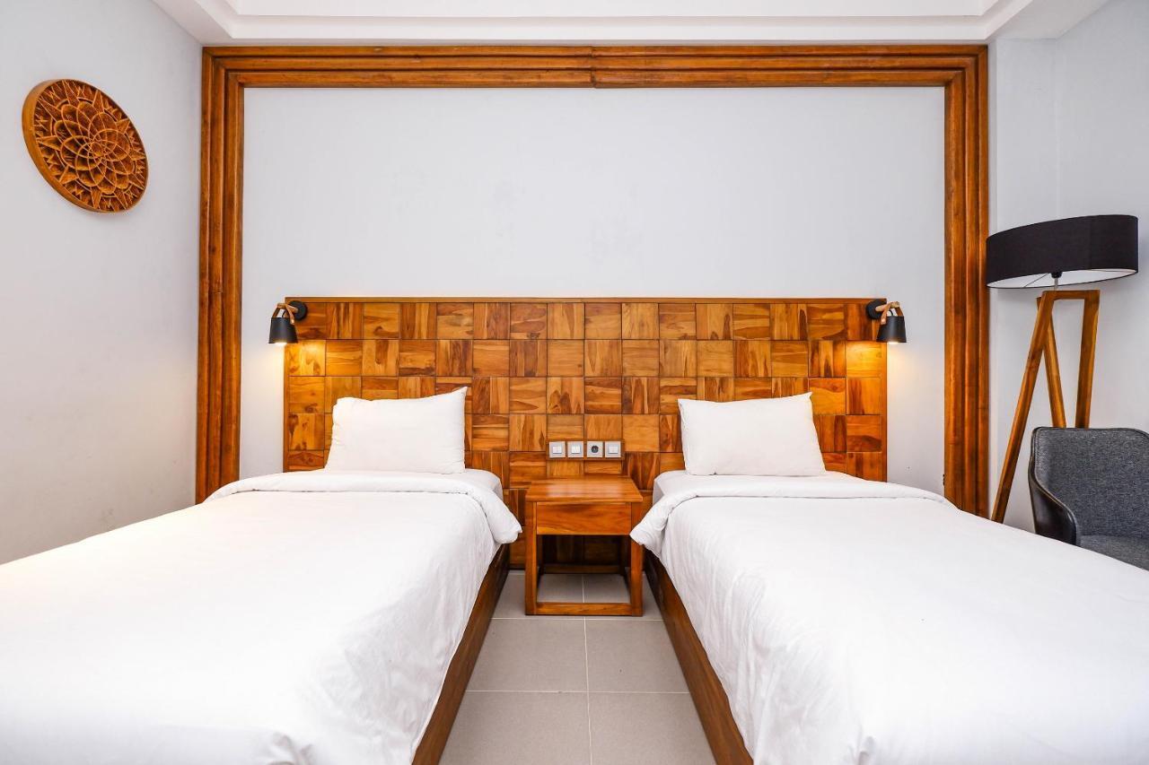 OYO 804 Ndalem Maharani Guest House Yogyakarta Extérieur photo
