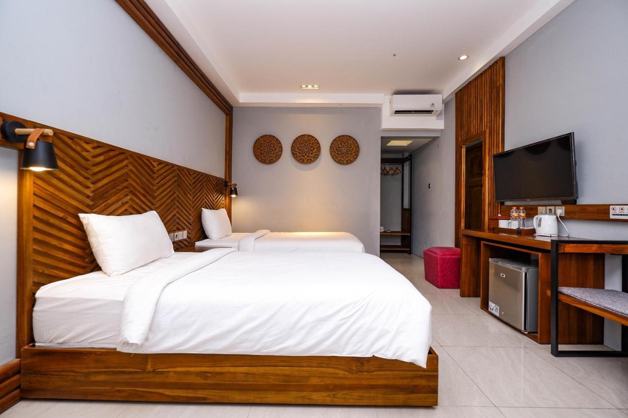 OYO 804 Ndalem Maharani Guest House Yogyakarta Extérieur photo
