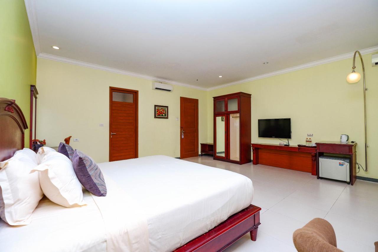 OYO 804 Ndalem Maharani Guest House Yogyakarta Extérieur photo